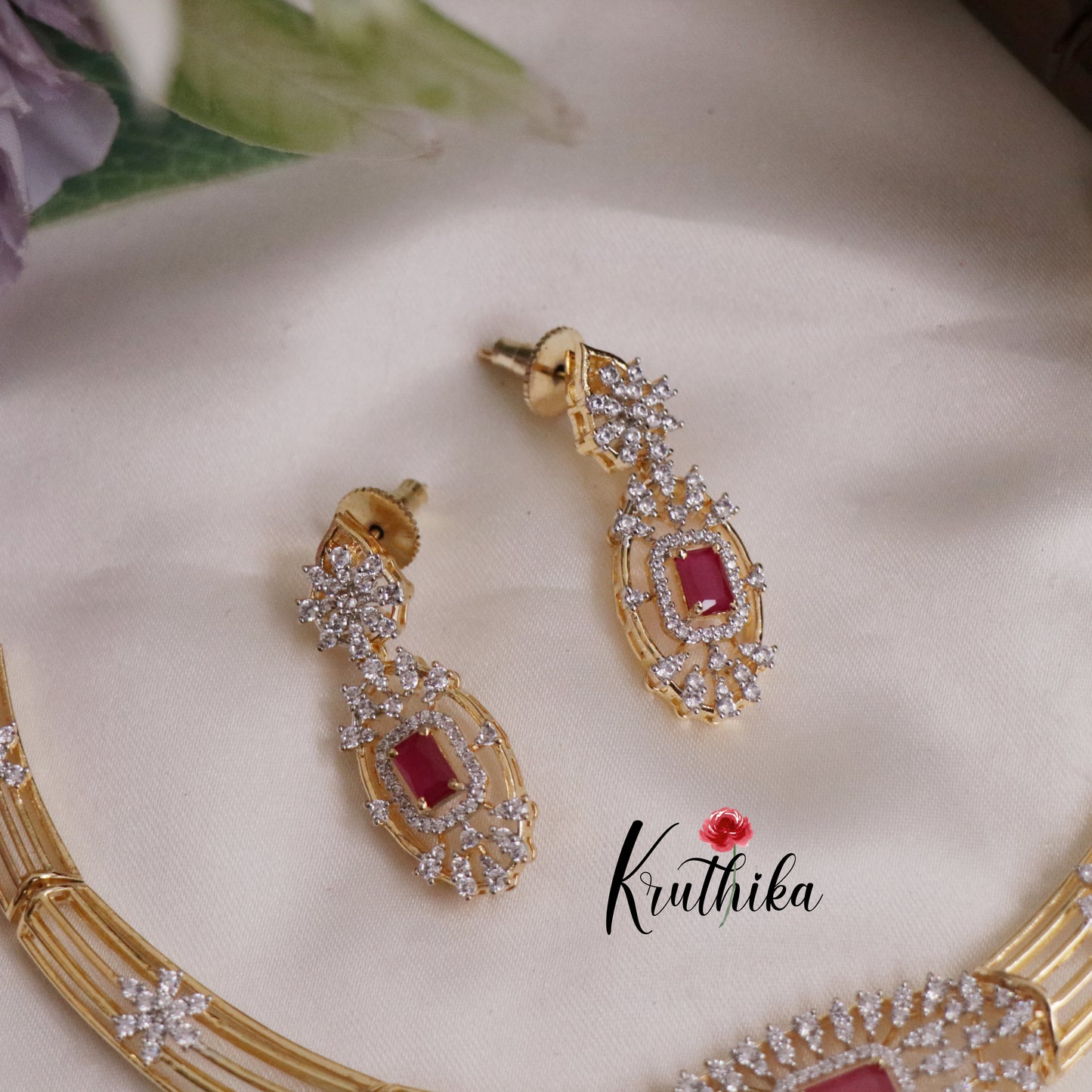 Simple CZ Sparkling Floral Victorian Hasli Necklace NC2253 (Available in 2 Colours)