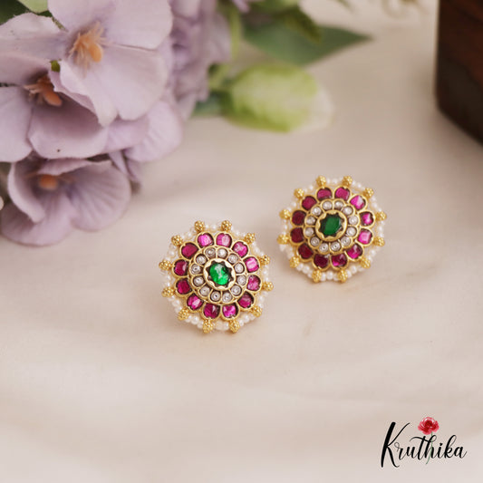Simple Pearl Border Floral Jadau Stud Earrings E947