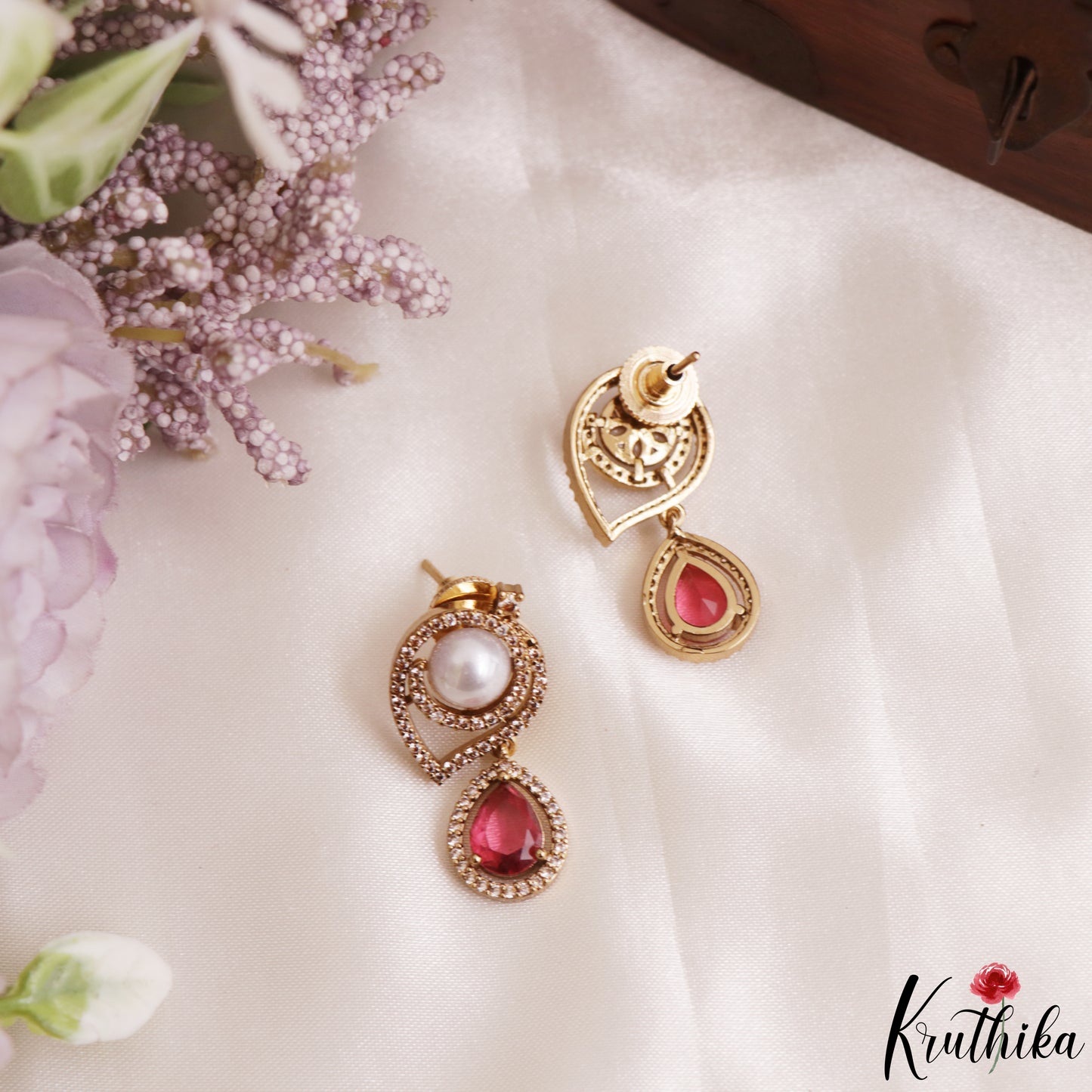 Elegant Pearl Leaf Motifs CZ Victorian Necklace NC3154 (Available In 6 Colors)