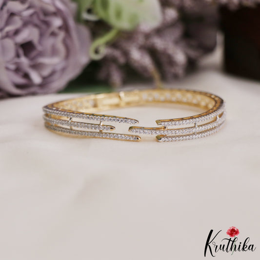 Trendy AD Gold Tone Design Openable Bracelet B588