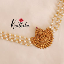 Beautiful Temple pearl choker NC1764