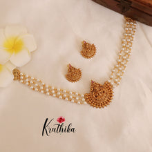Beautiful Temple pearl choker NC1764