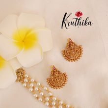 Beautiful Temple pearl choker NC1764