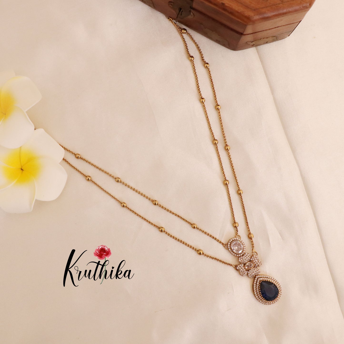 Simple two layer pendant chain set NC1770