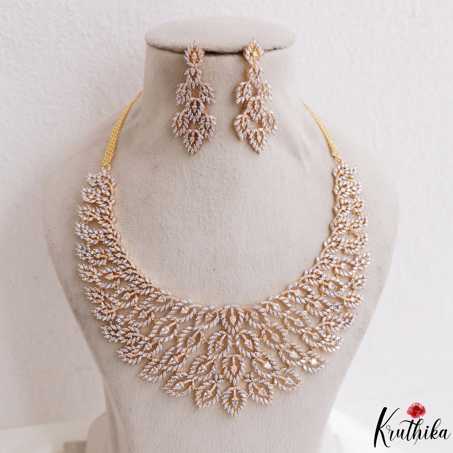 Stunning Leaf Motifs Diamond-Finish Gold-Tone CZ Necklace NC3244