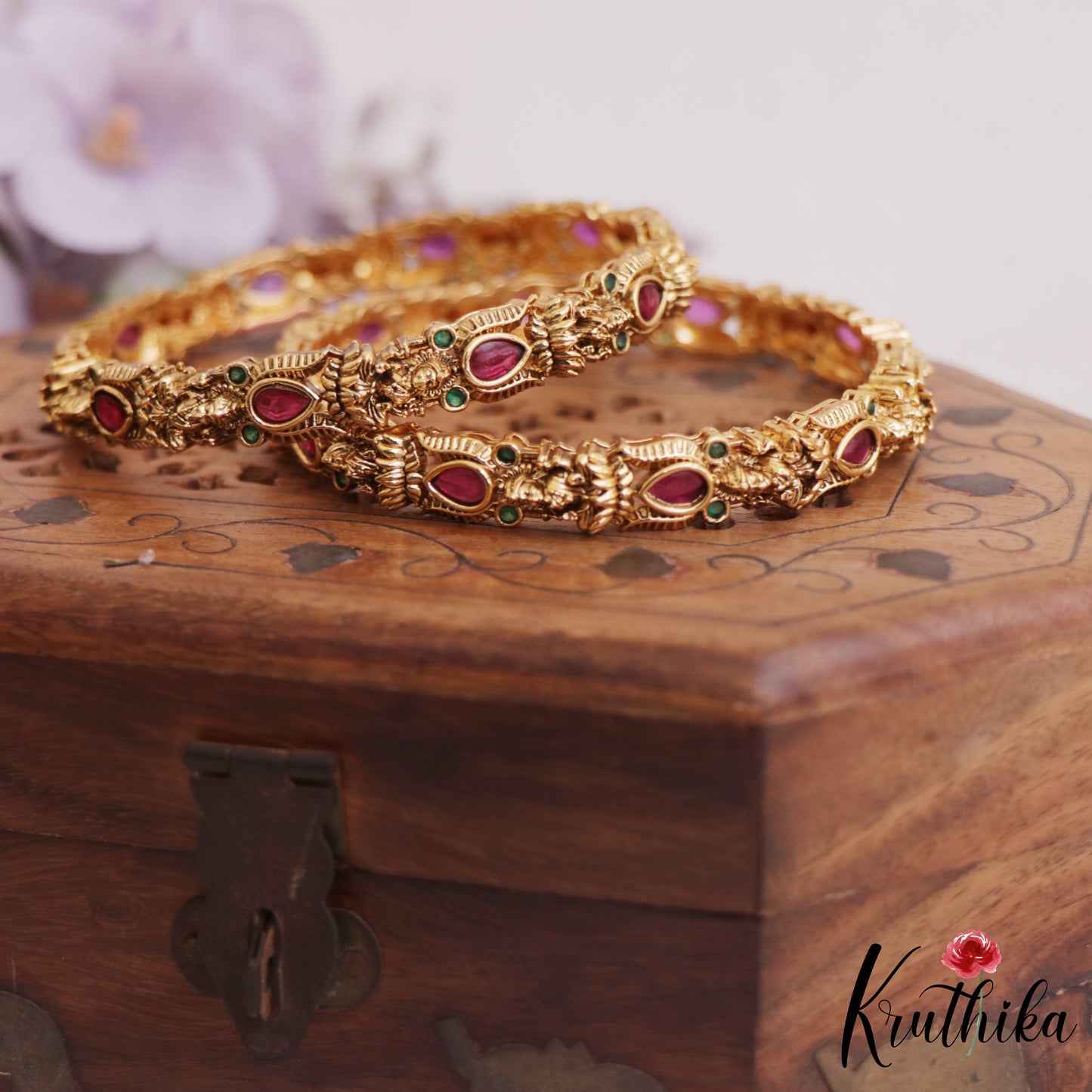 Elegant Antique Lakshmi Motifs Kemp Bangles B464 (Set 2 Bangles)