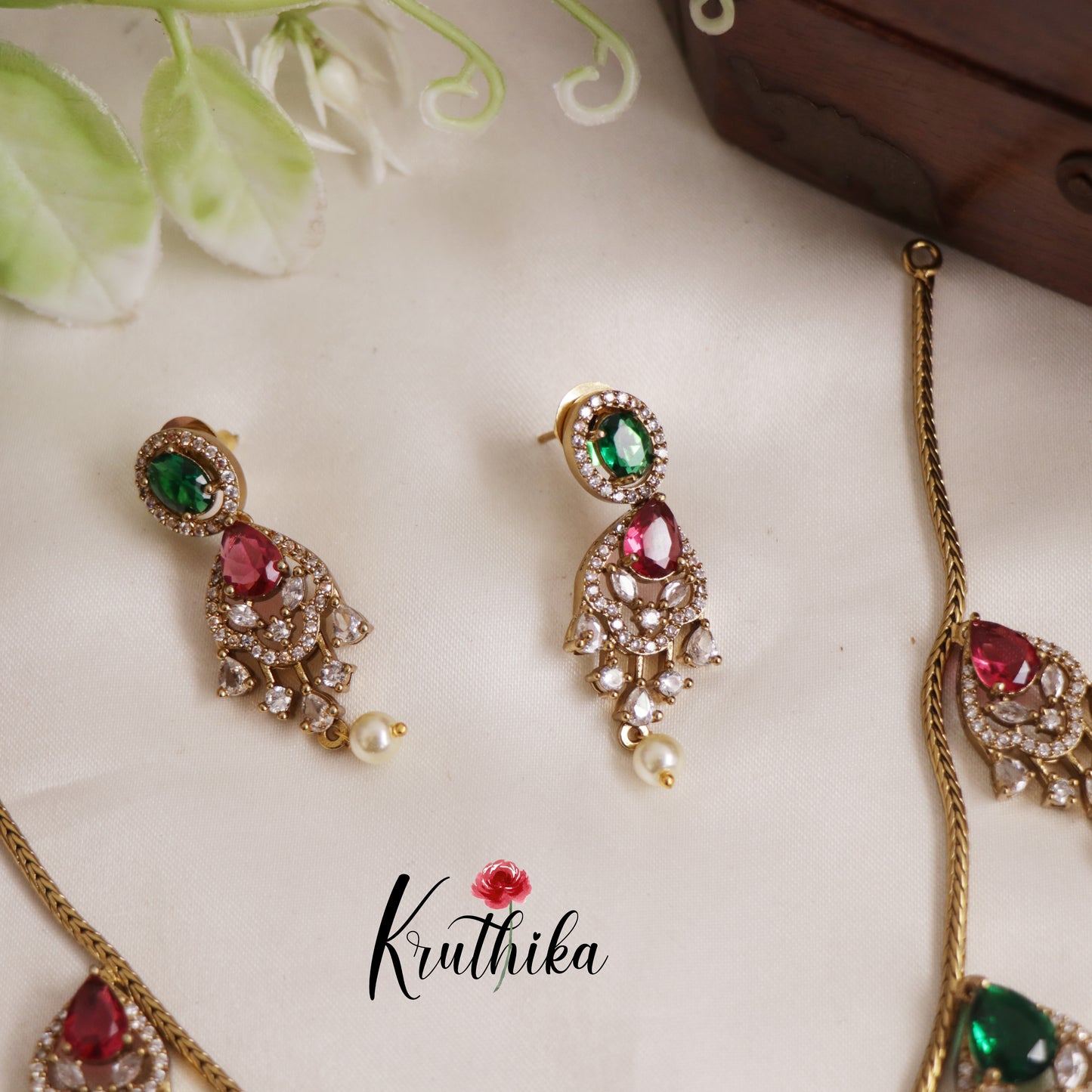 Sparkling AD Teardrop Motifs Victorian Necklace NC2654 (Available in 3 Colours)