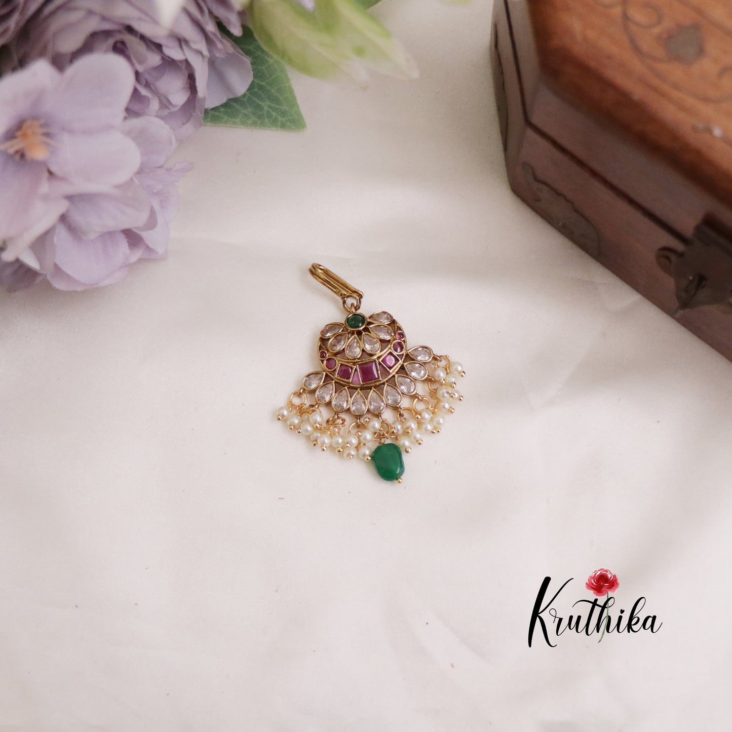 Simple Kemp Chandbali Maang Tikka MT284