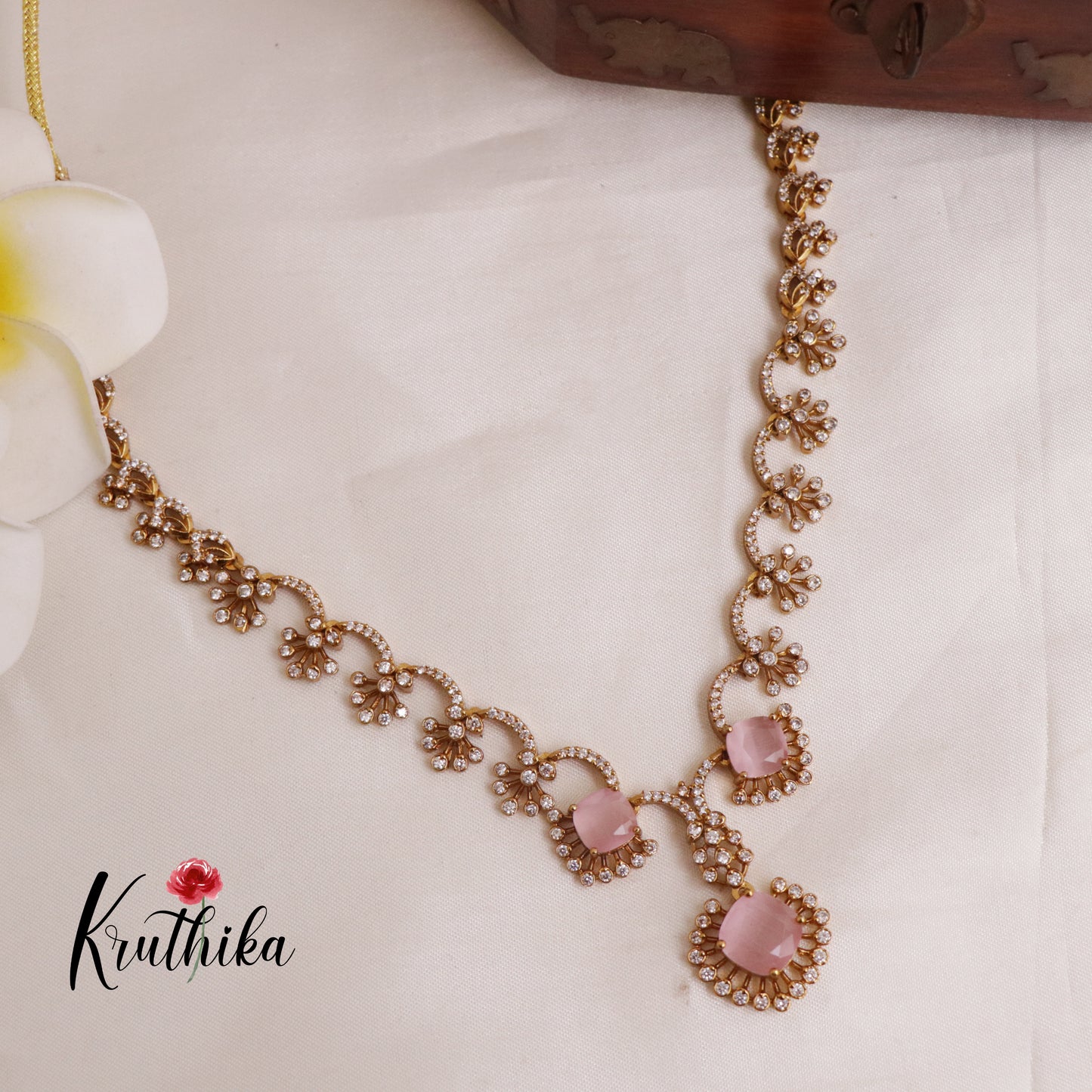 Beautiful AD Victorian Necklace NC1965 (Available in 3 Colours)