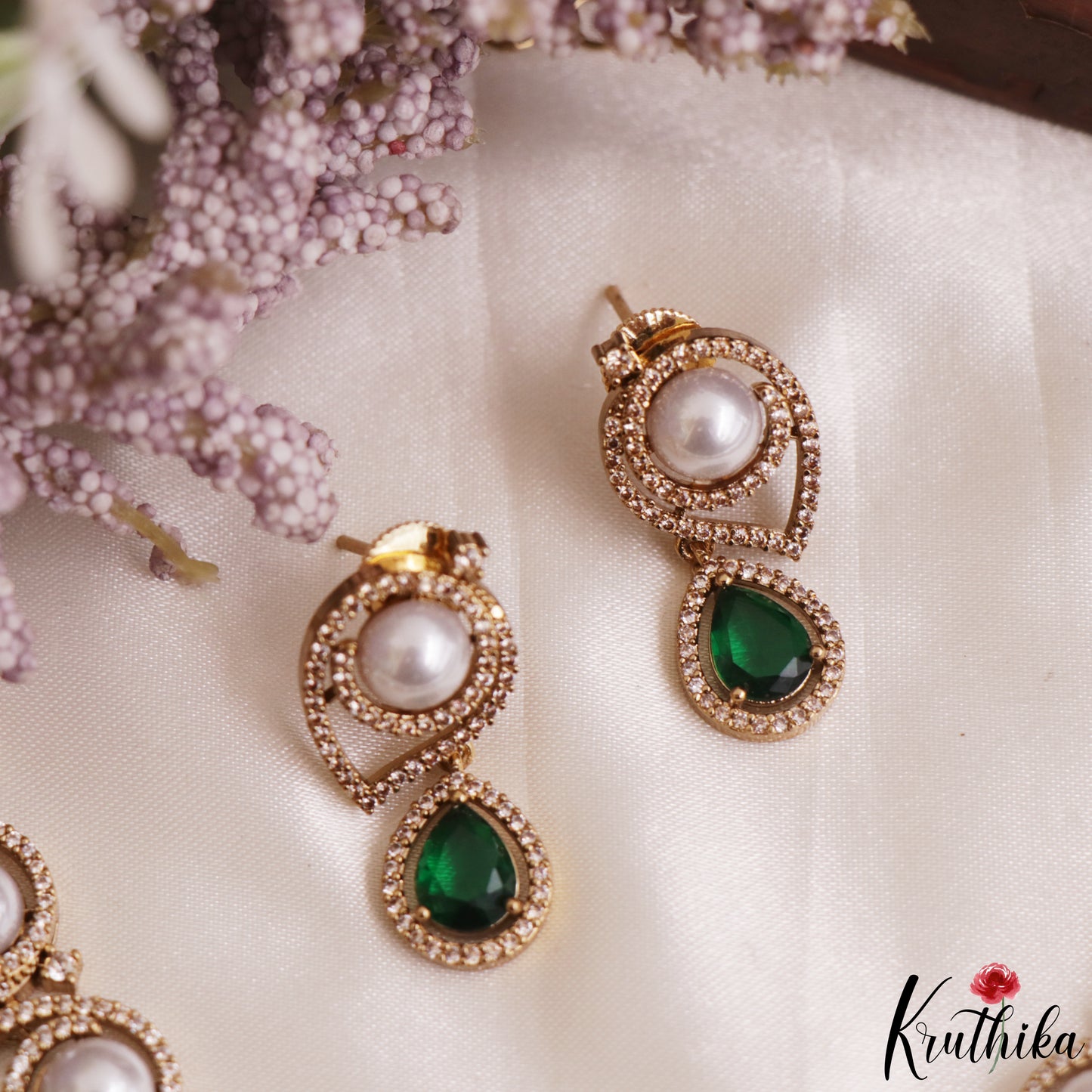 Elegant Pearl Leaf Motifs CZ Victorian Necklace NC3154 (Available In 6 Colors)
