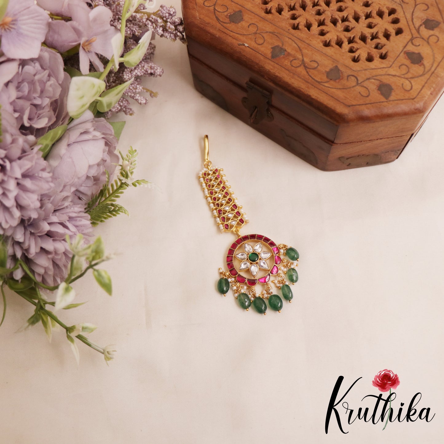 Beautiful Floral Motifs Jadau Maang Tikka With Green Bead Drops MT384