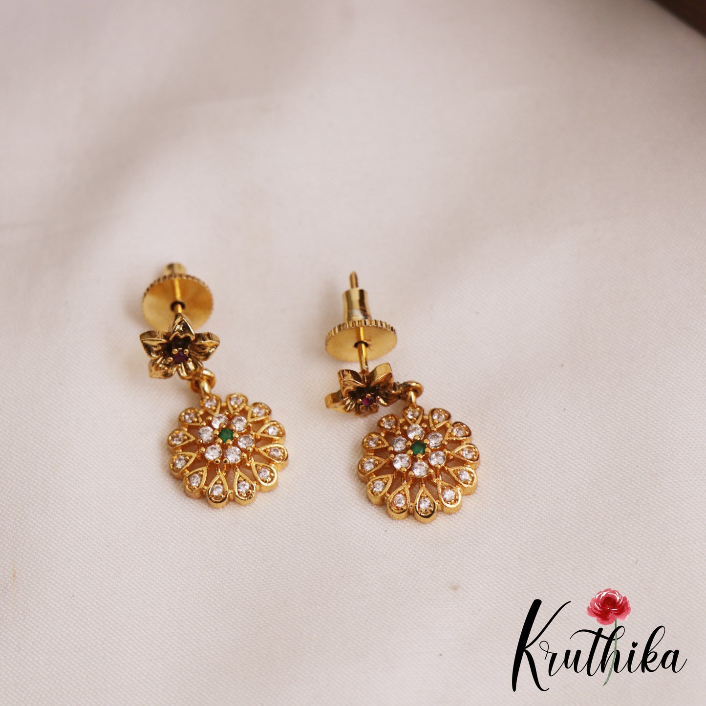 Trendy AD Floral Motifs Diamond-Finish Necklace NC2857