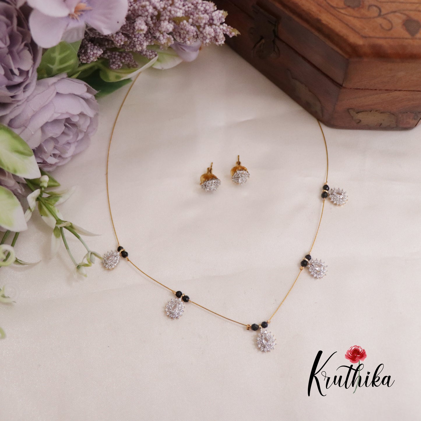 Simple CZ  Sparkling Black Bead Invisible Chain NC2311