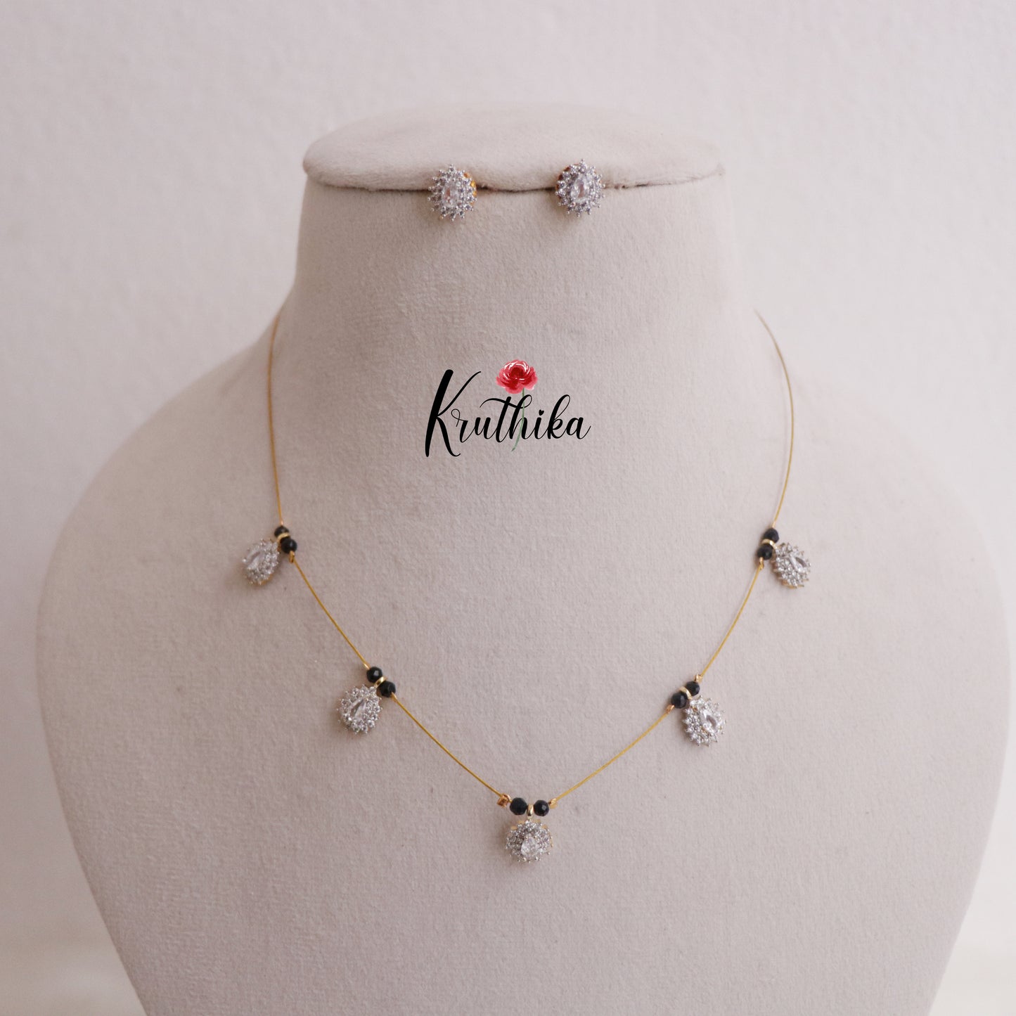 Simple CZ  Sparkling Black Bead Invisible Chain NC2311