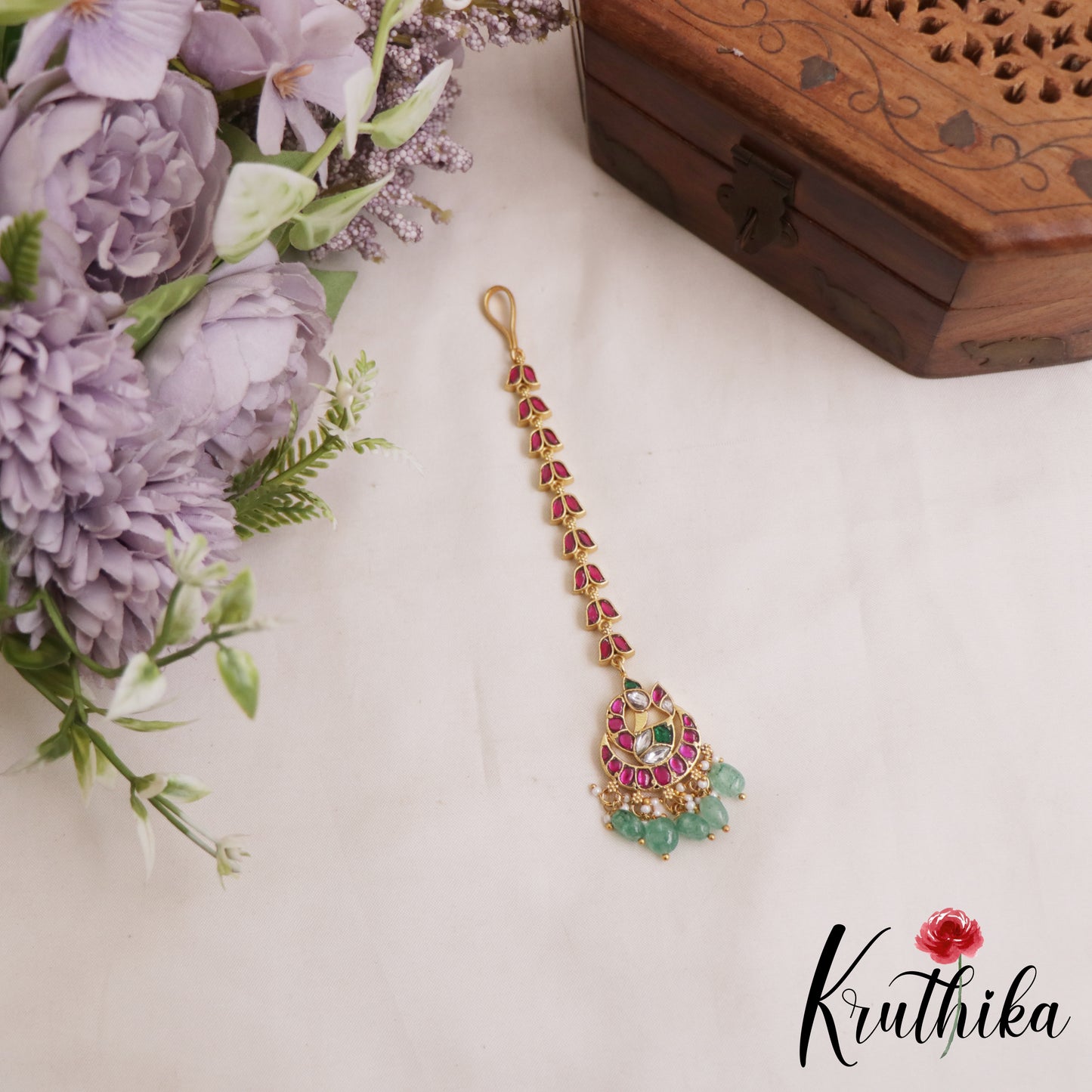 Elegant Peacock Leaf Motifs Jadau Maang Tikka With Green Bead Drops MT385