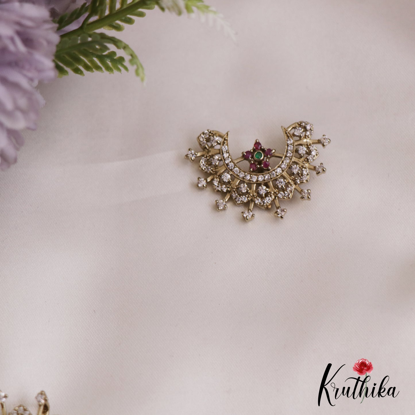 Trendy Floral Motifs Chandra Surya AD Hair Ornaments J361