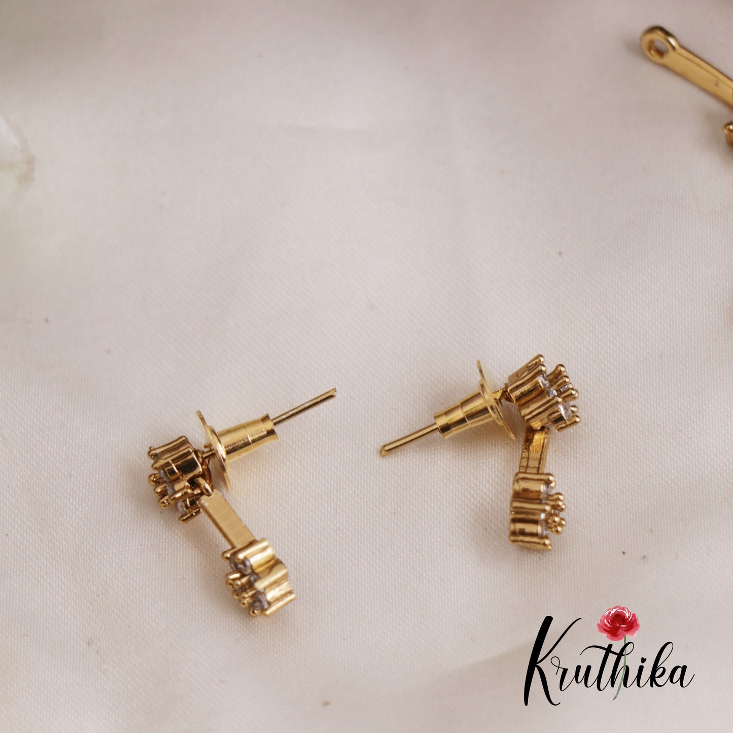 Simple CZ Floral Necklace NC2596