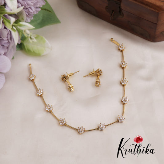 Simple CZ Floral Necklace NC2596
