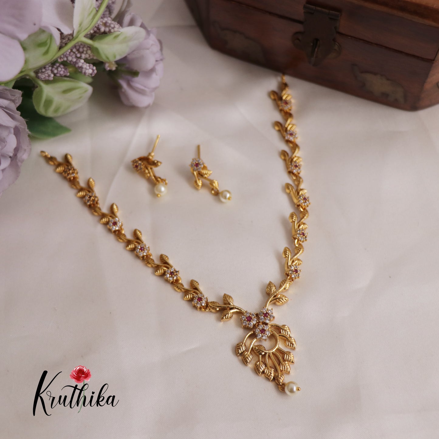 Classic CZ Floral Leaf Trendy Necklace NC2536