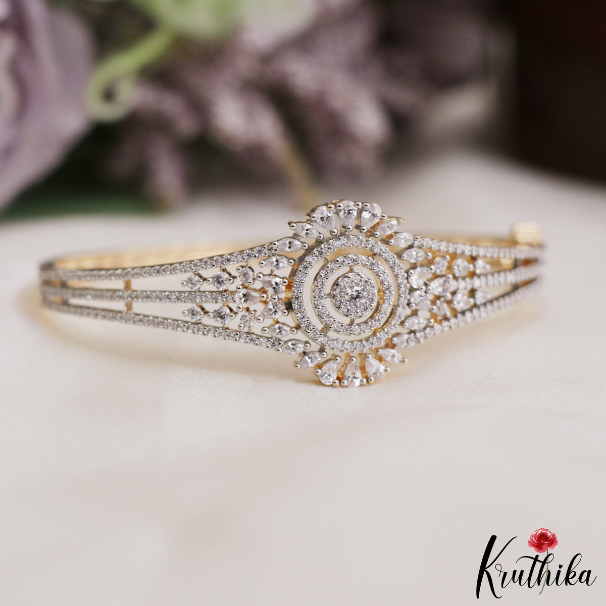 Fashionable AD Design Openable Bracelet B589