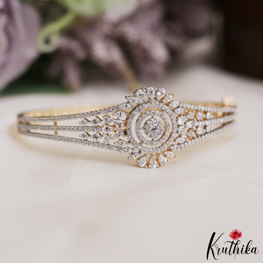 Fashionable AD Design Openable Bracelet B589