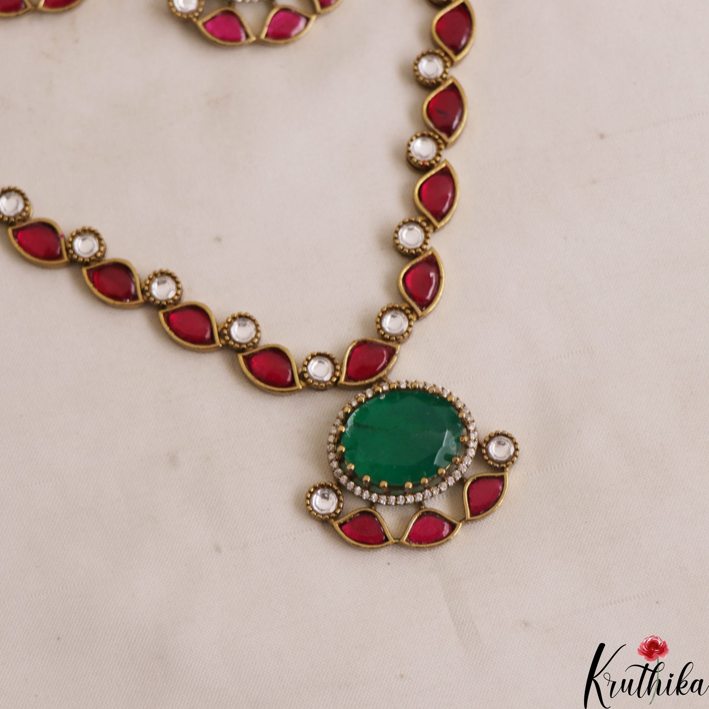 Pretty Geometric Motifs Jadau Necklace NC2946