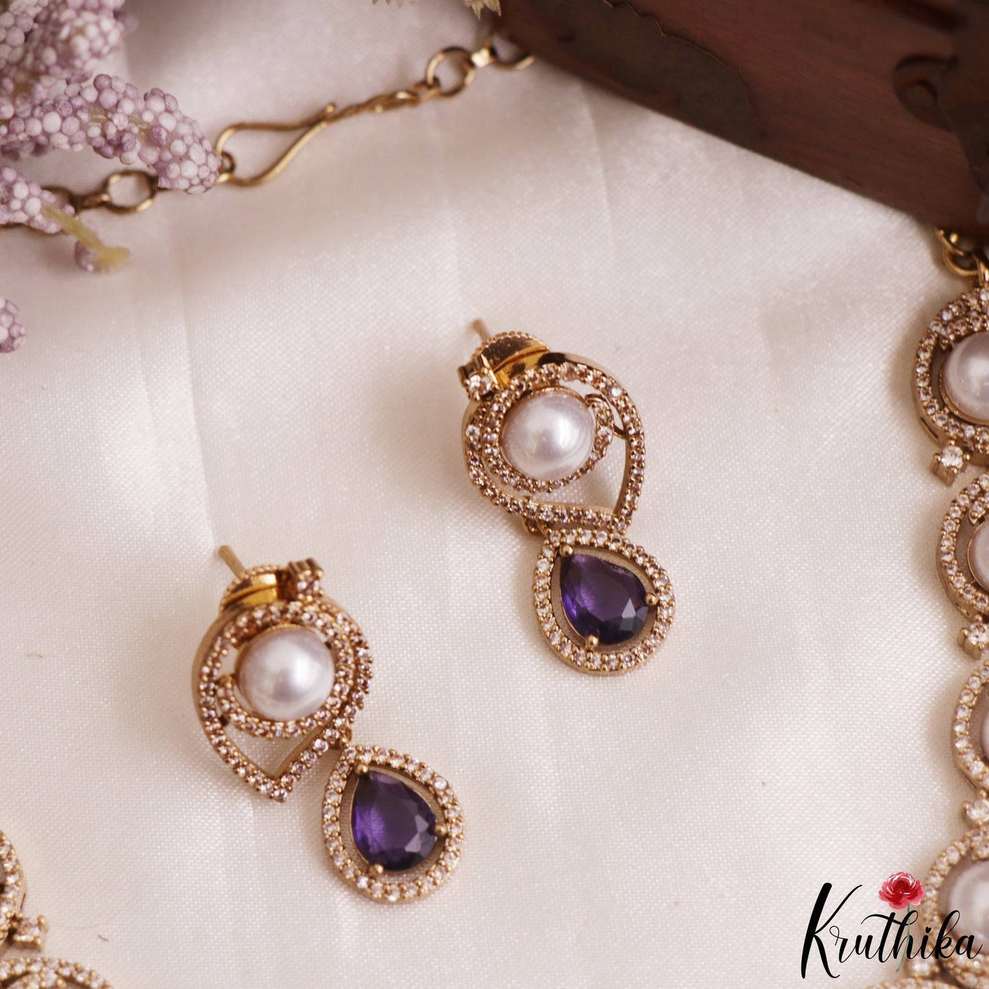 Elegant Pearl Leaf Motifs CZ Victorian Necklace NC3154 (Available In 6 Colors)