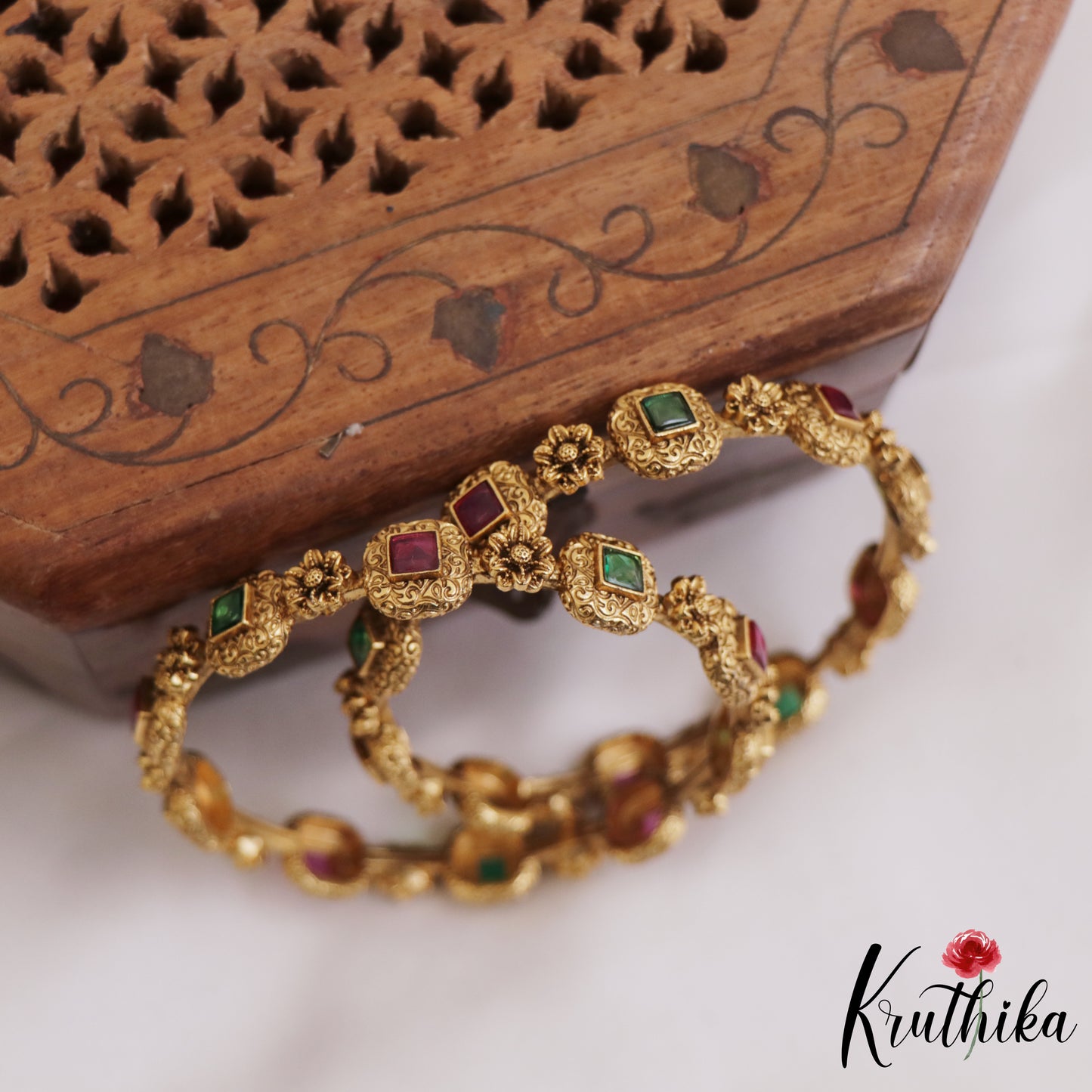 Beautiful Antique Floral Motifs Kemp Bangles B463 (Set 2 Bangles)