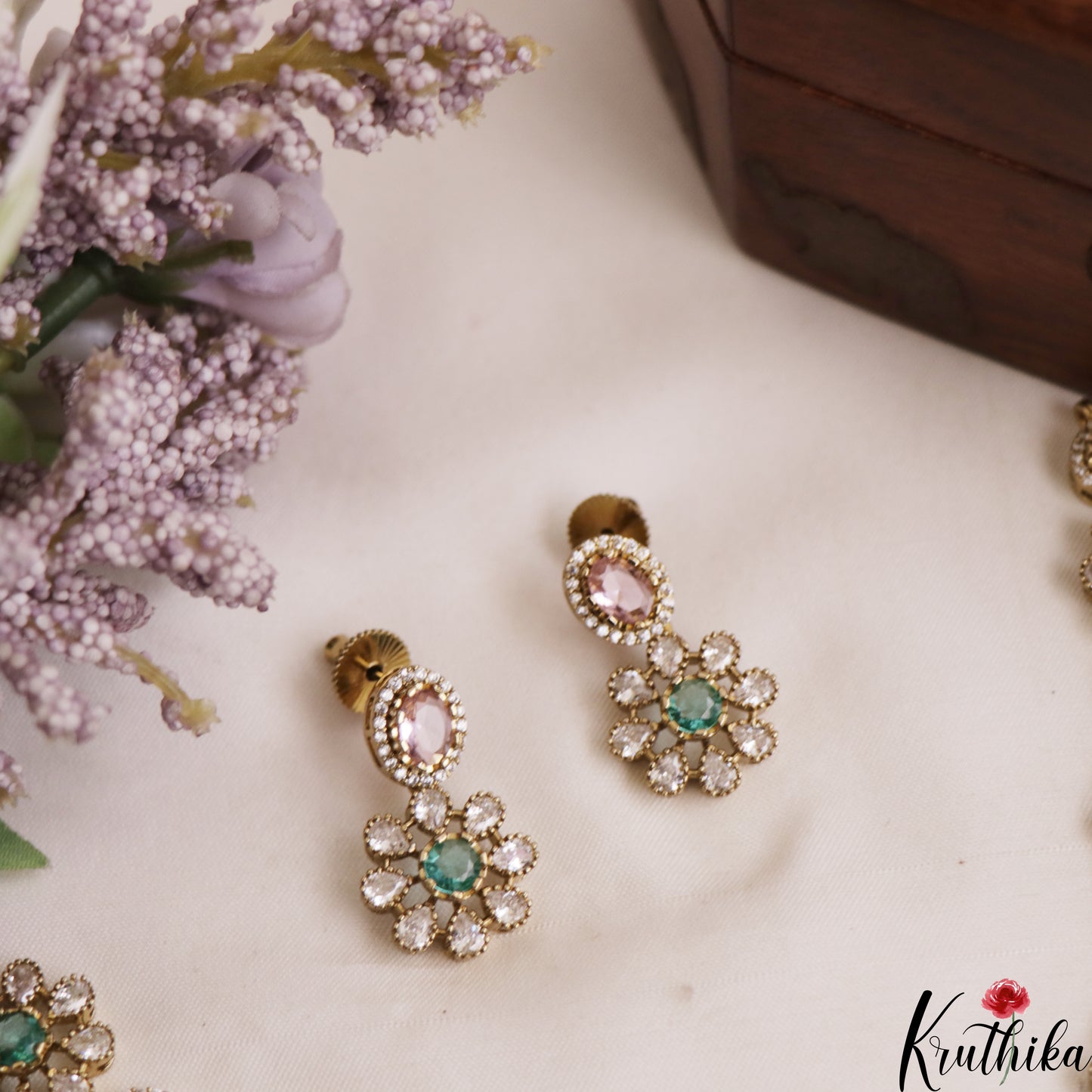 Sparkling Floral Motifs AD Victorian Choker NC2947