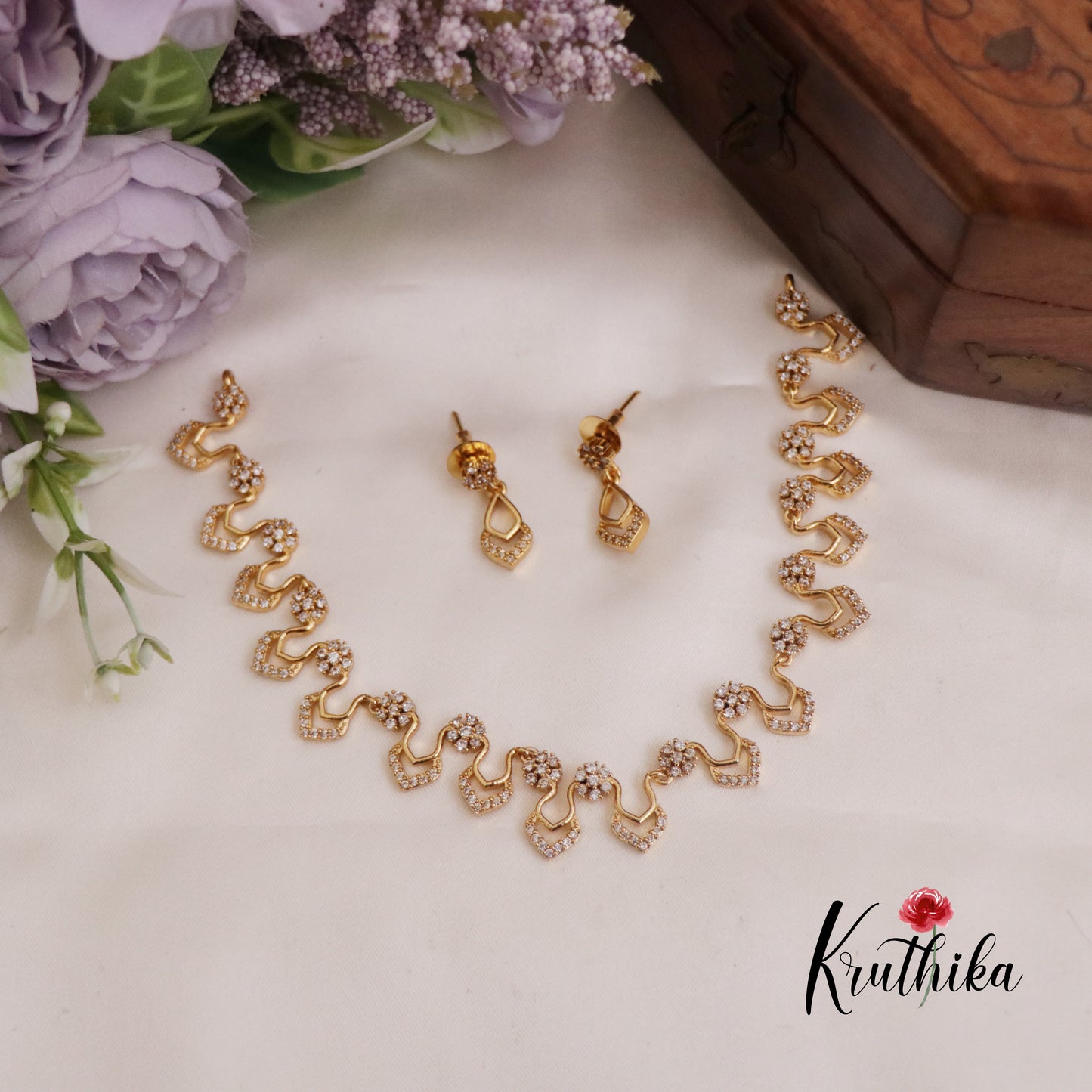 Simple CZ Sparkling Floral Wave Design Necklace NC2319