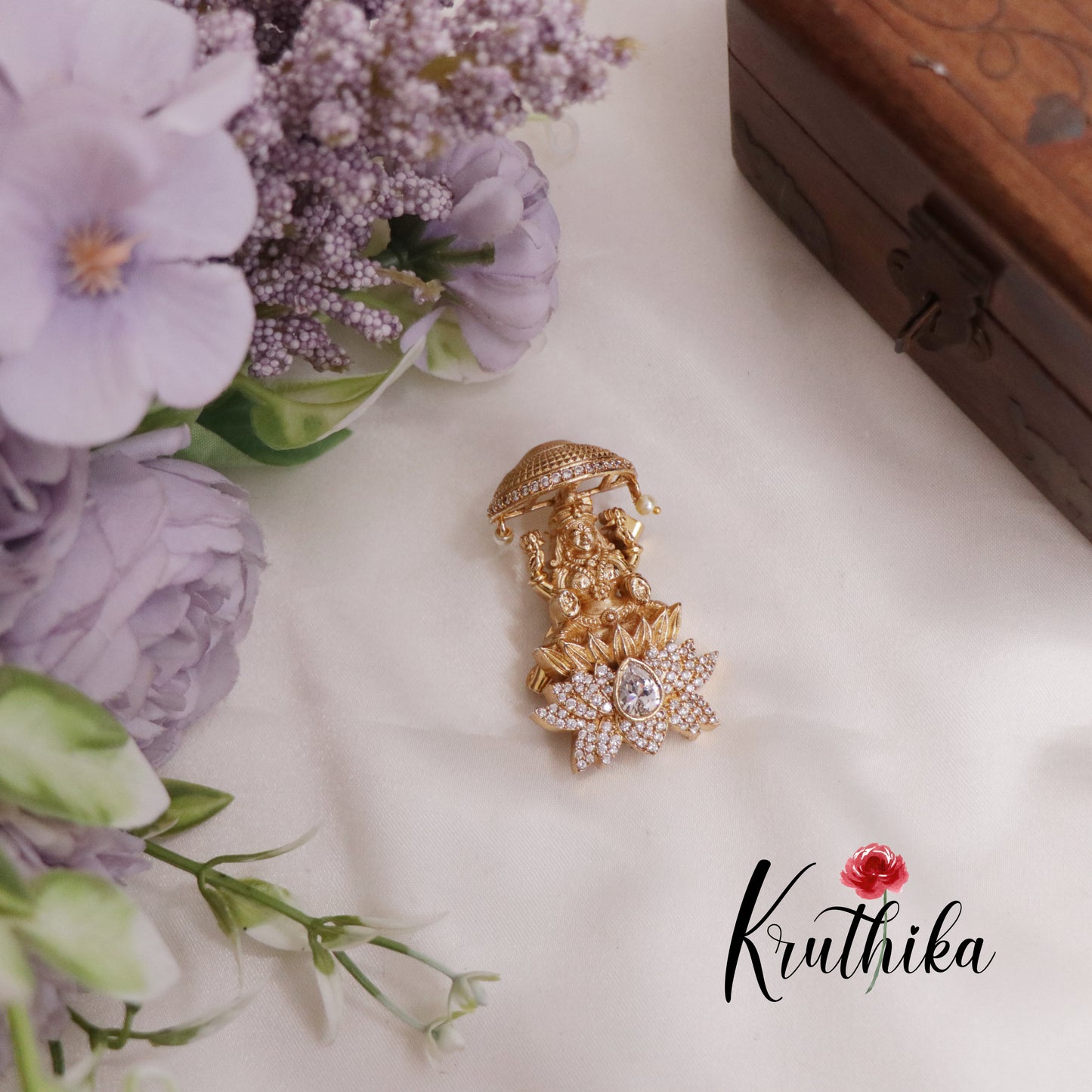 Beautiful CZ Antique Temple Lakshmi Saree Pin SP01 (Available in 4 colours)