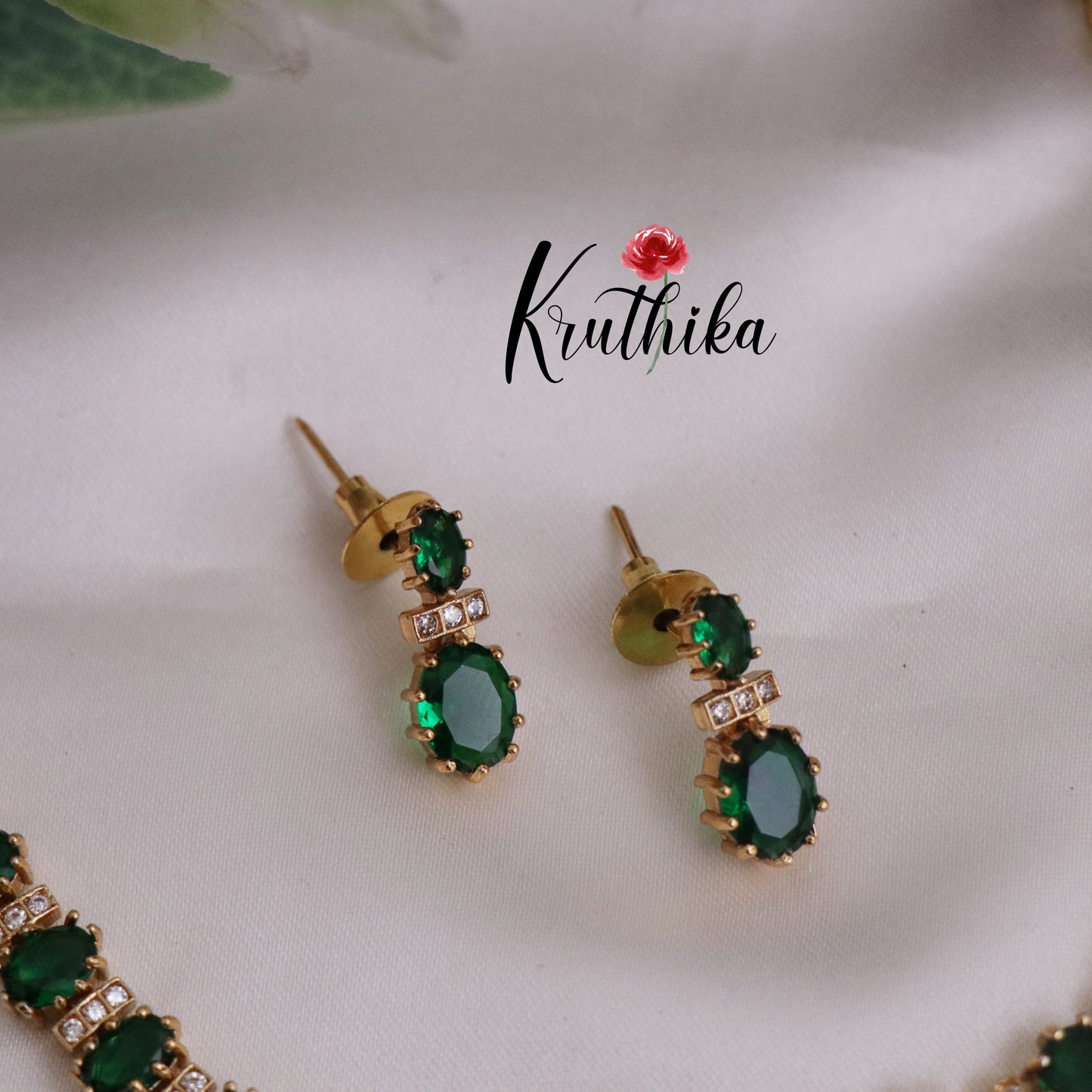 Classic AD Victorian Necklace NC2275 (Available in 2 Colors)