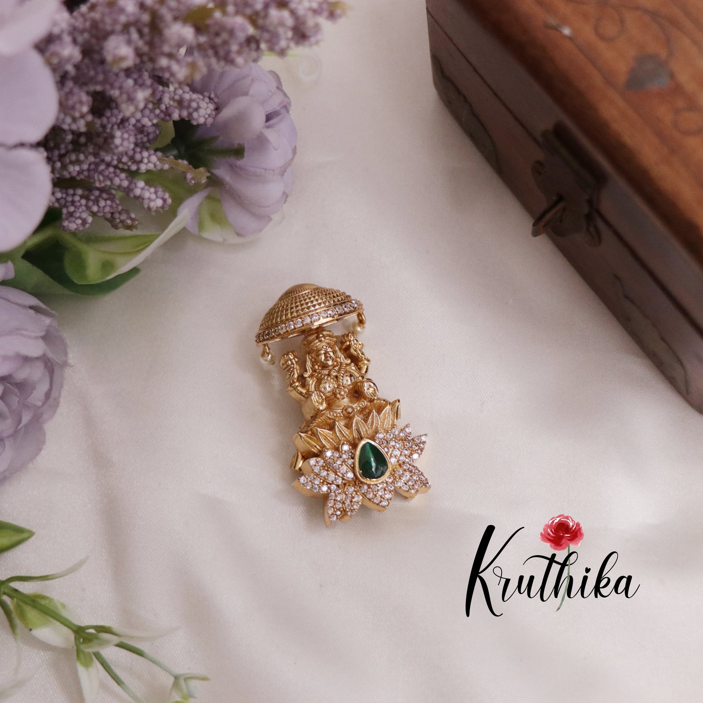 Beautiful CZ Antique Temple Lakshmi Saree Pin SP01 (Available in 4 colours)