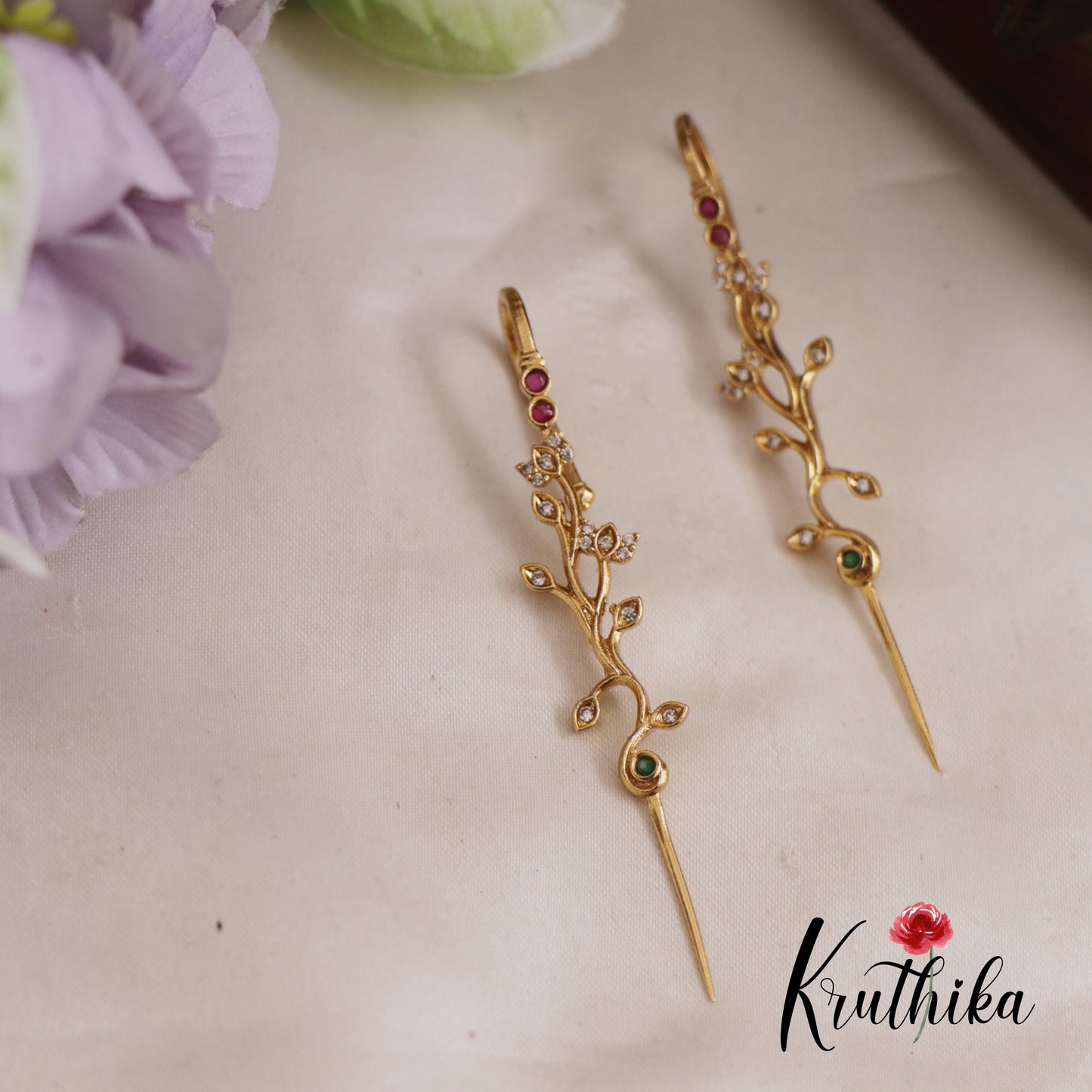 Classic Leaf Hook Earcuff E859
