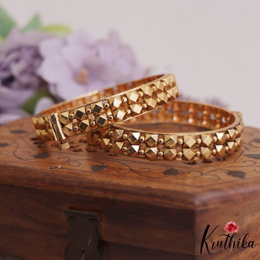 Classic Gold-Tone Geometric Motifs Openable Kada Bangles B462 (Set 2 Bangles)