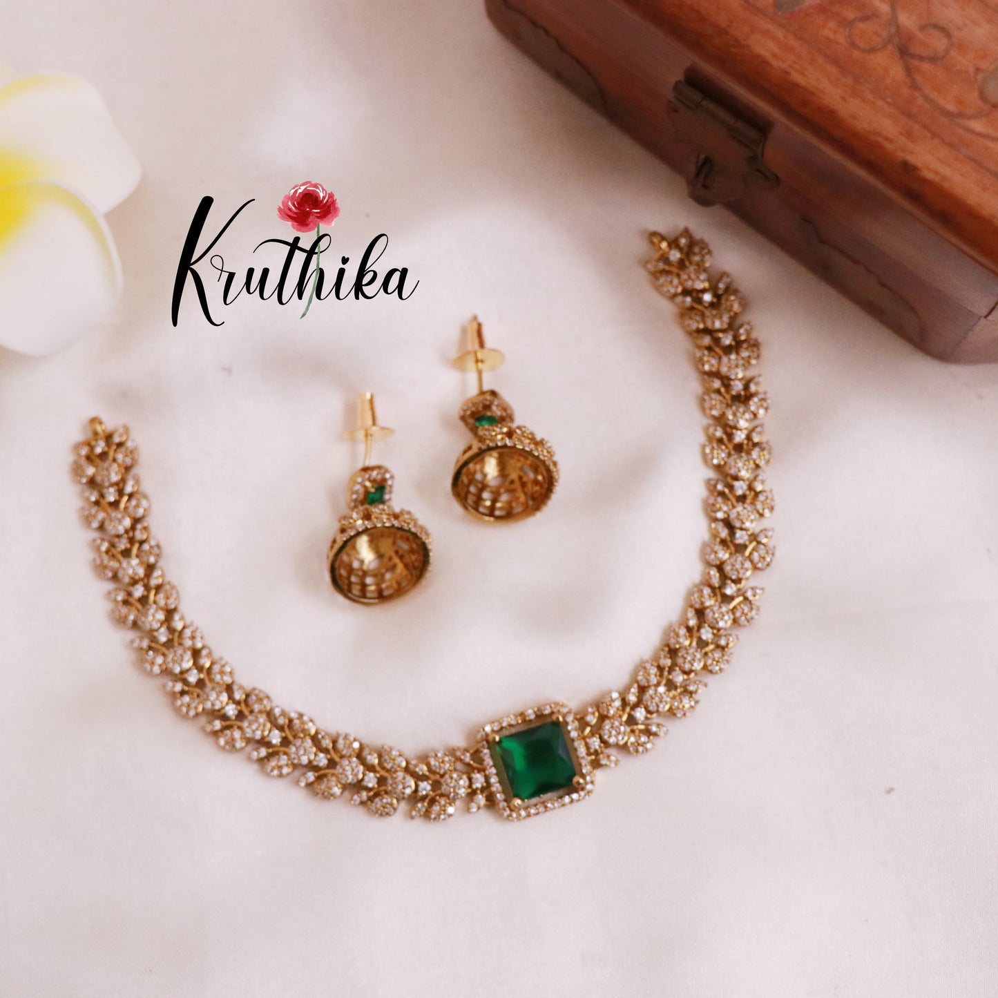 Simple AD Victorian Chocker NC1867 (Available in 2 Colours)