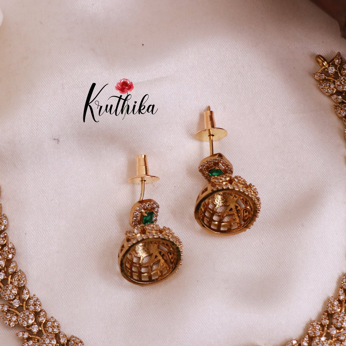 Simple AD Victorian Chocker NC1867 (Available in 2 Colours)