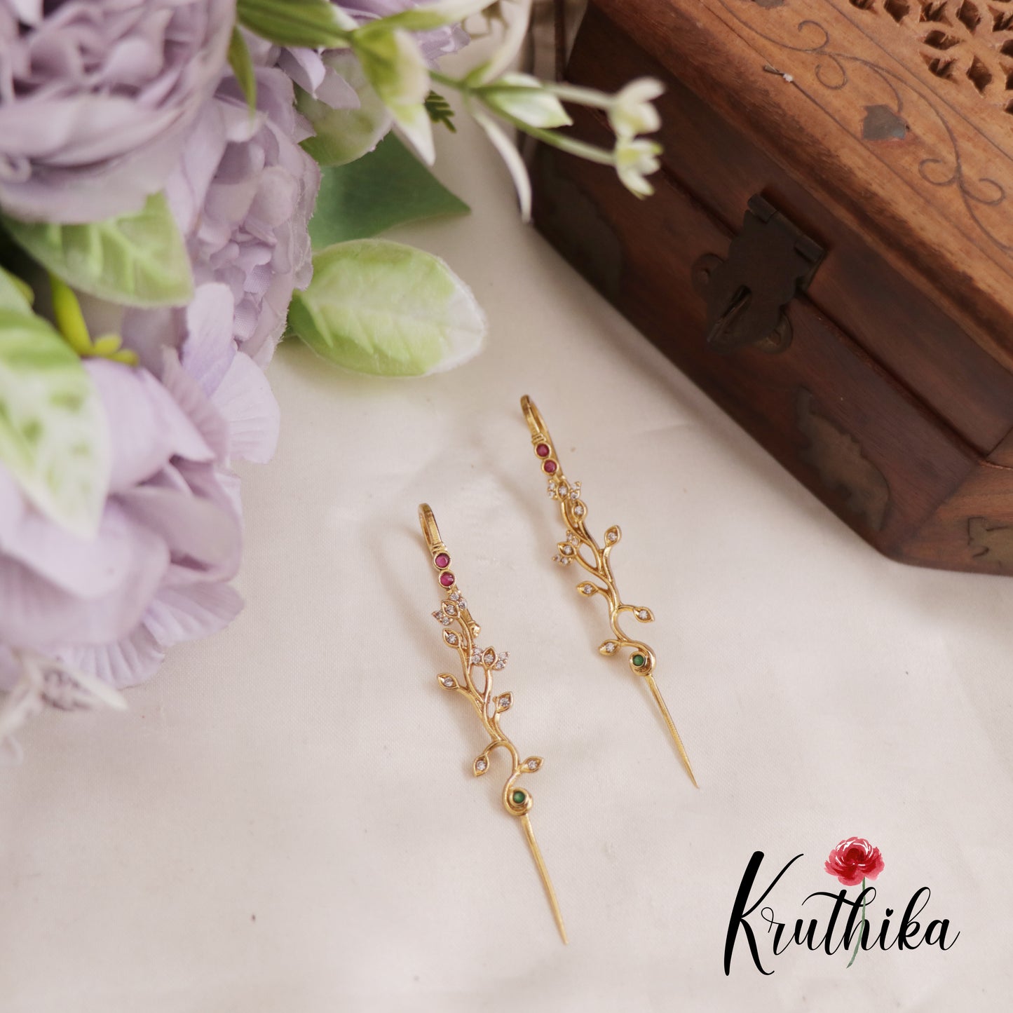 Classic Leaf Hook Earcuff E859