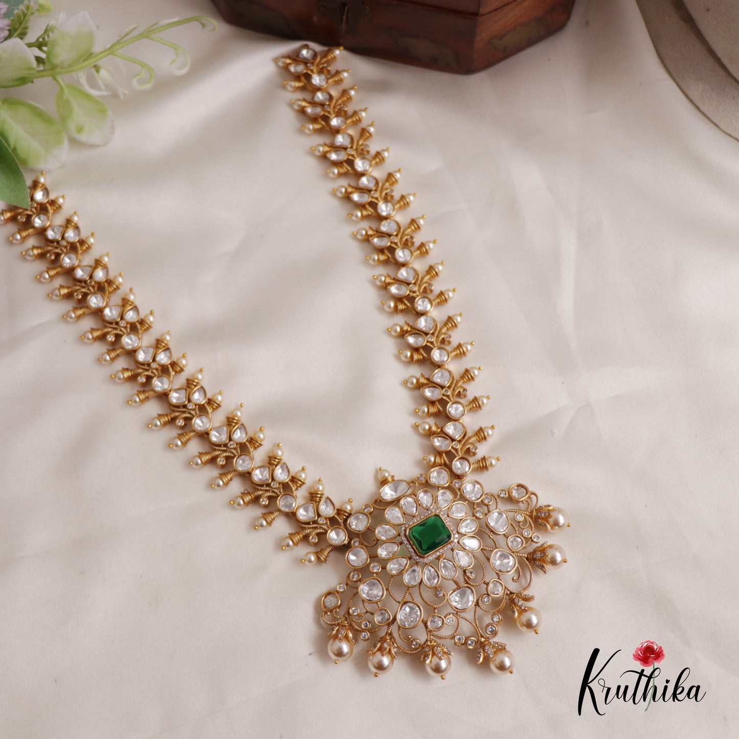 Royal Heritage Emerald Polki Silver Replica mid length haaram NC2534