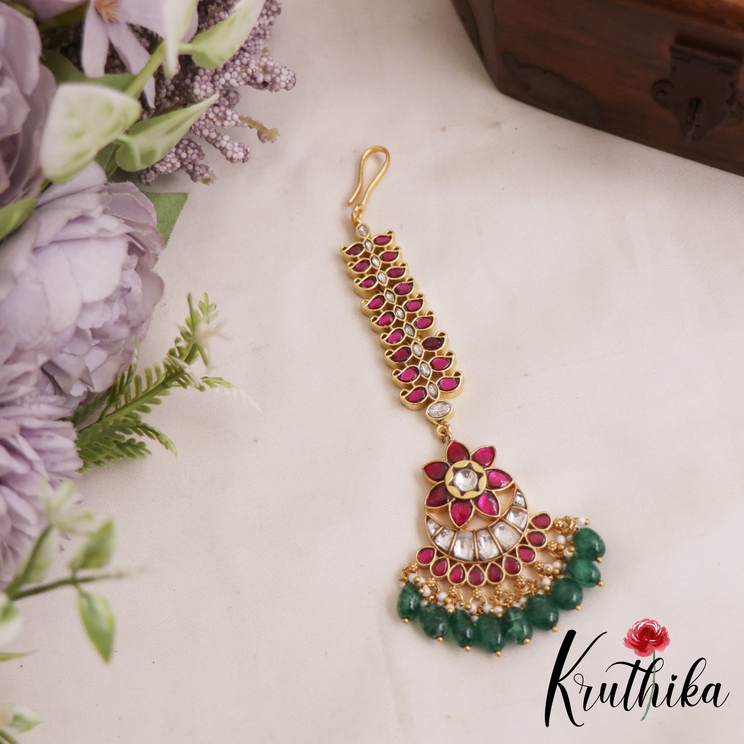 Trendy Floral Motifs Jadau Maang Tikka With Green Bead Drops MT387