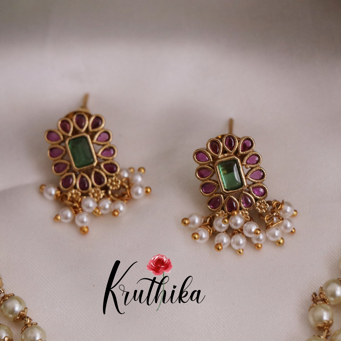 Trendy Kemp Pearls Choker NC2360