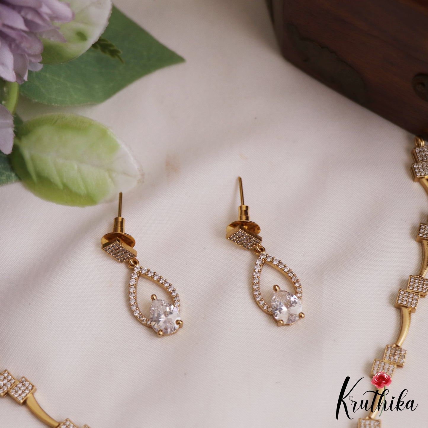 Sparkling Diamond-Finish Gold-Tone AD Teardrop Motifs Necklace NC2757 (Available In 2 Colors)