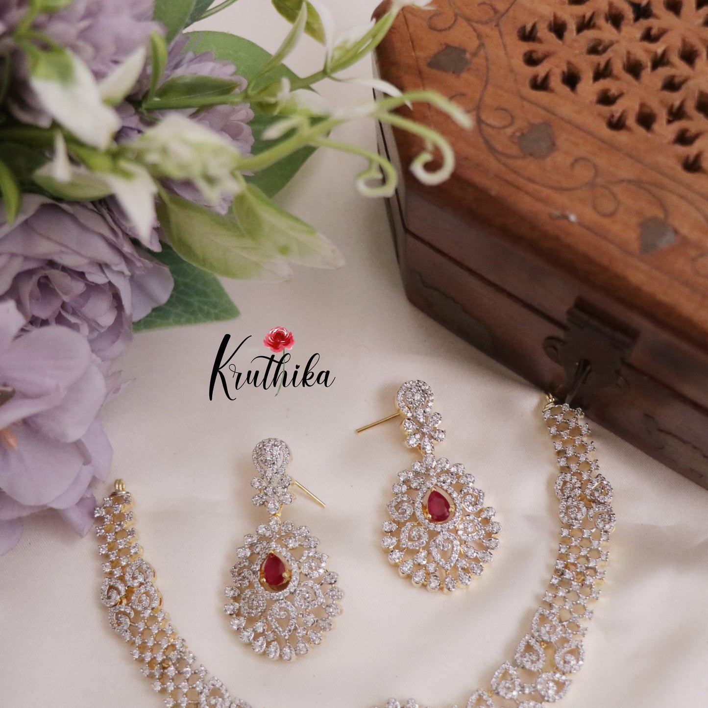 Pretty CZ Sparkling Victorian Necklace NC2284