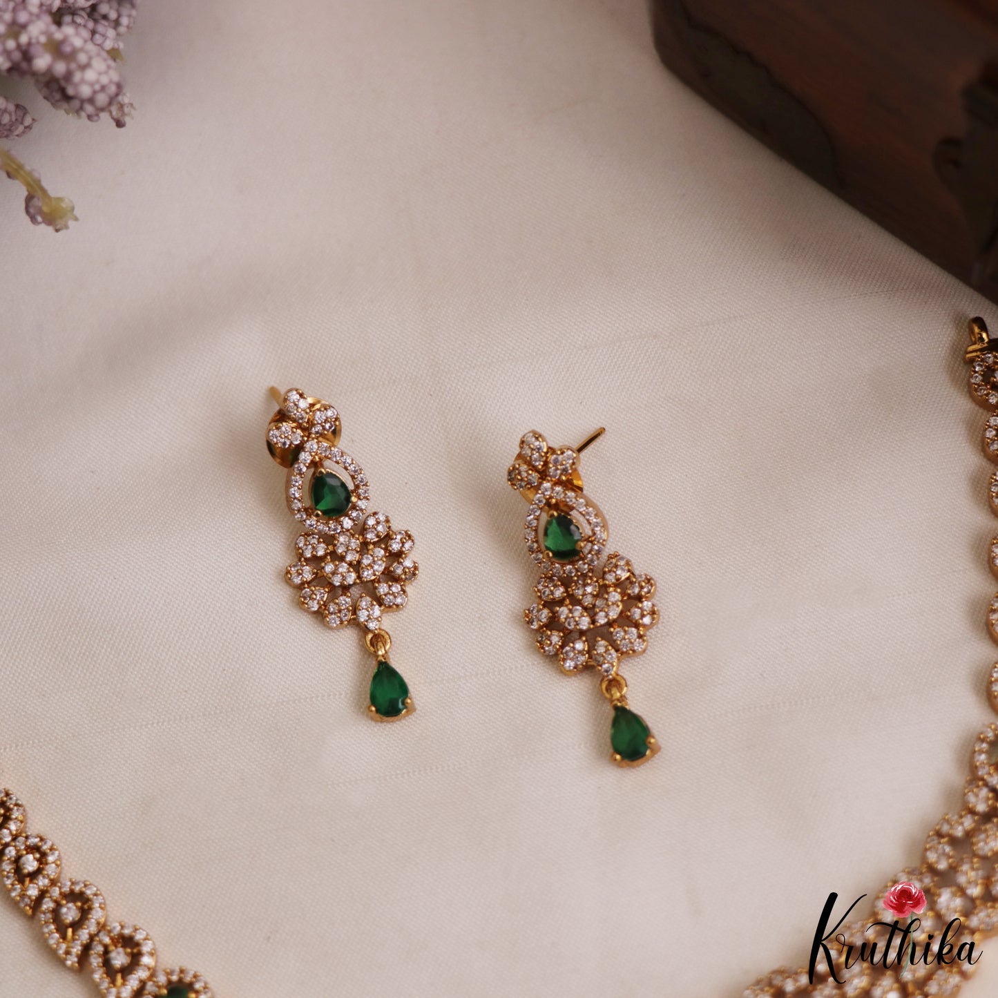 Elegant Teardrop AD Victorian Necklace NC2967 (Available In 4 Colors)