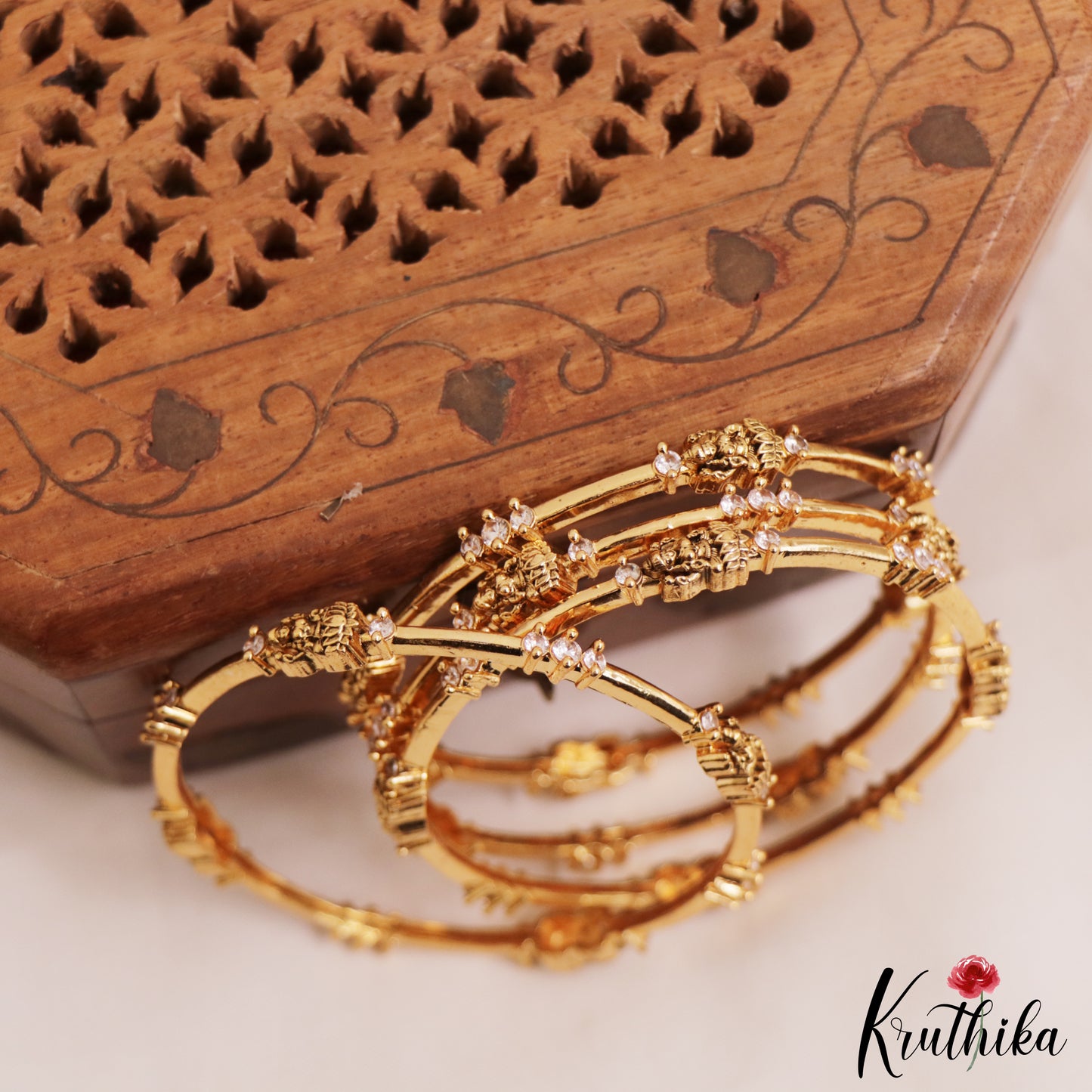 Elegant Antique Lakshmi Motifs Bangles B484 (Set of 4 Bangles)