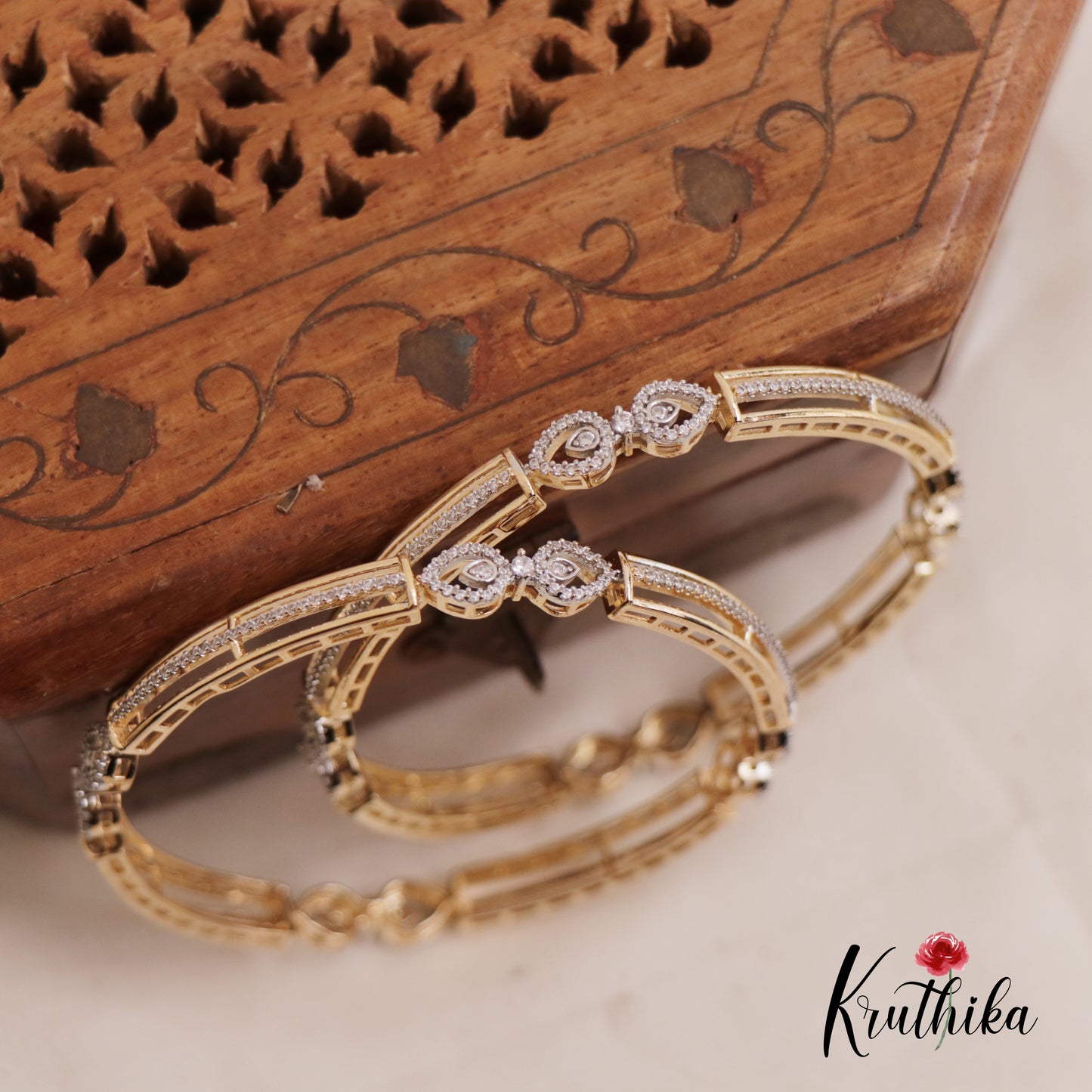 Classic AD Teardrop Sparkling Bangles B371 (Set of 2 Bangles)