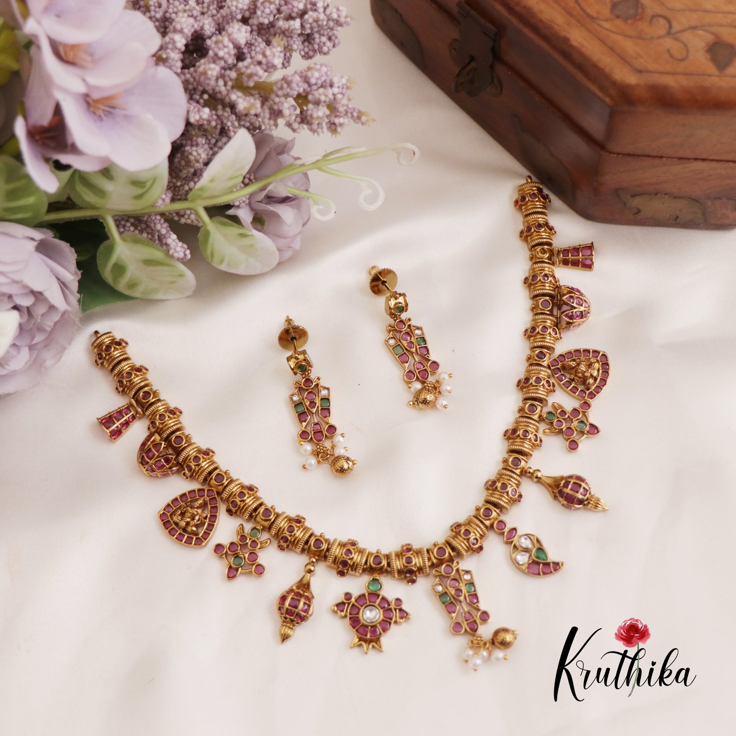 Traditional Antique Shanka Chakra Kemp Necklace With Golden Bead Drop NC2630