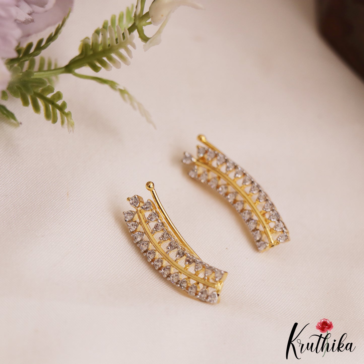 Pretty Diamond-Finish Gold-Tone AD Ear Climbers / Ear cuffs E1041