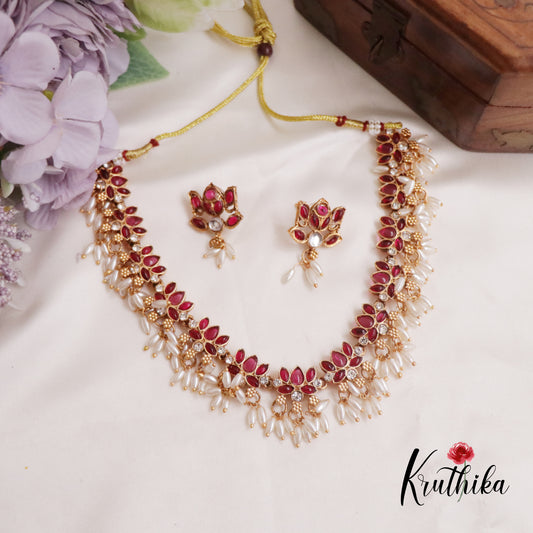Budget Friendly Simple Trendy Ruby Pearl Floral Choker Set NC2292