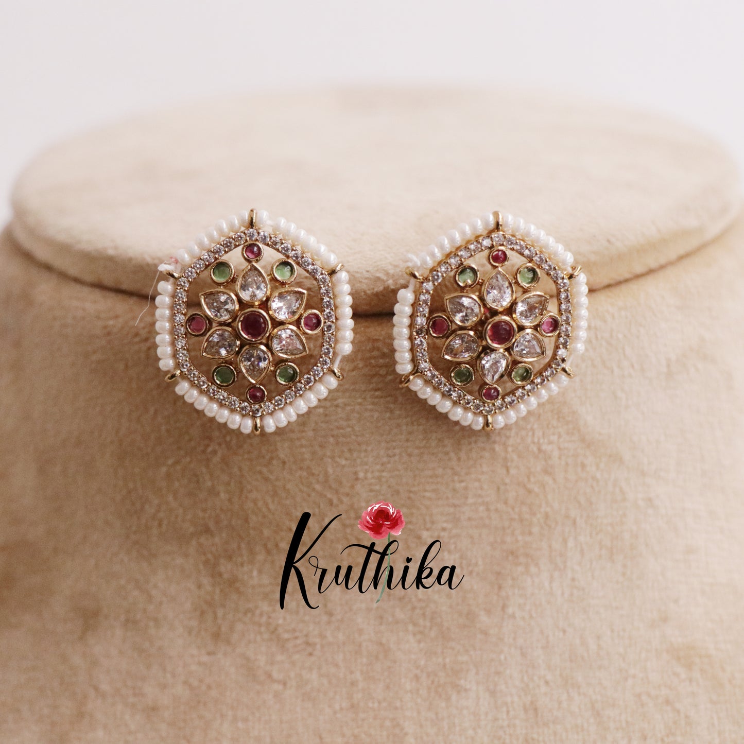 Trendy Hexagonal Kemp Stone Ear Studs with Pearl Border E640